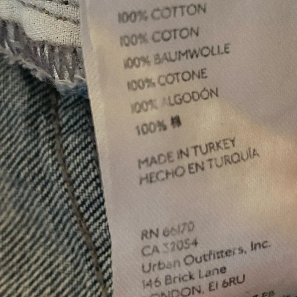 Free People We The Free Maggie Denim Cutoff Shorts Size 26 Light Stone - Picture 15 of 16